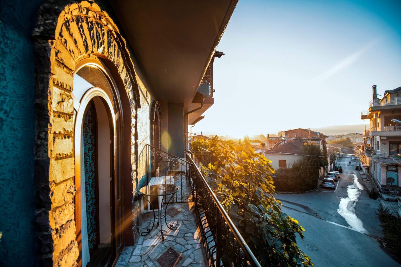Vila Eden Boutique Hotel Korce Bagian luar foto
