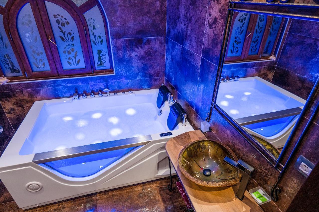 Vila Eden Boutique Hotel Korce Bagian luar foto