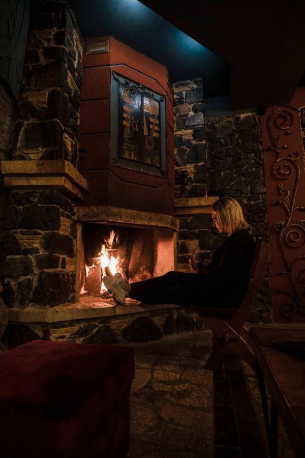 Vila Eden Boutique Hotel Korce Bagian luar foto