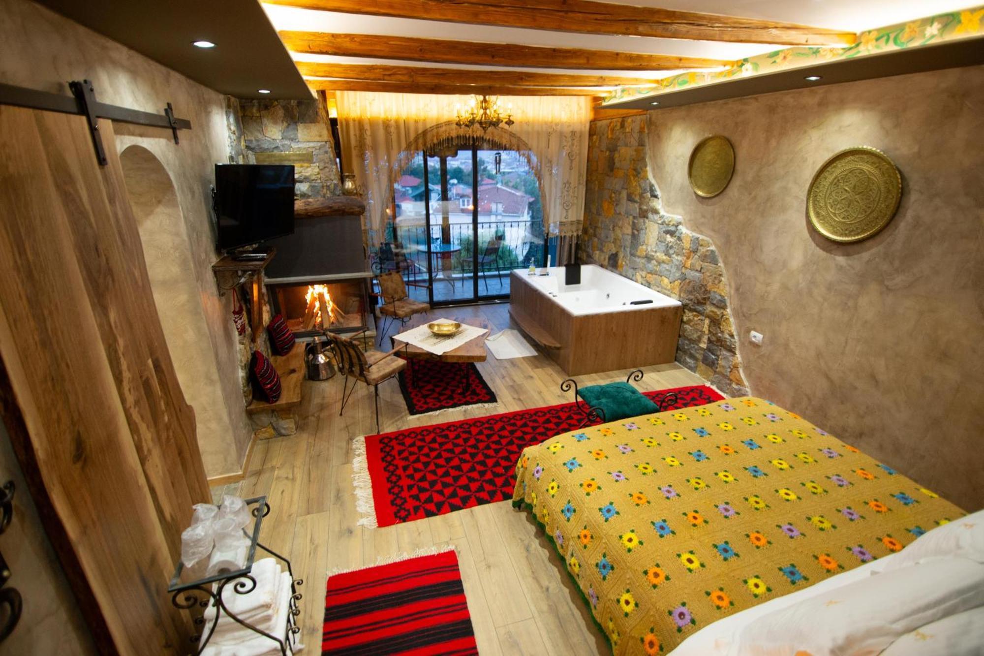 Vila Eden Boutique Hotel Korce Bagian luar foto