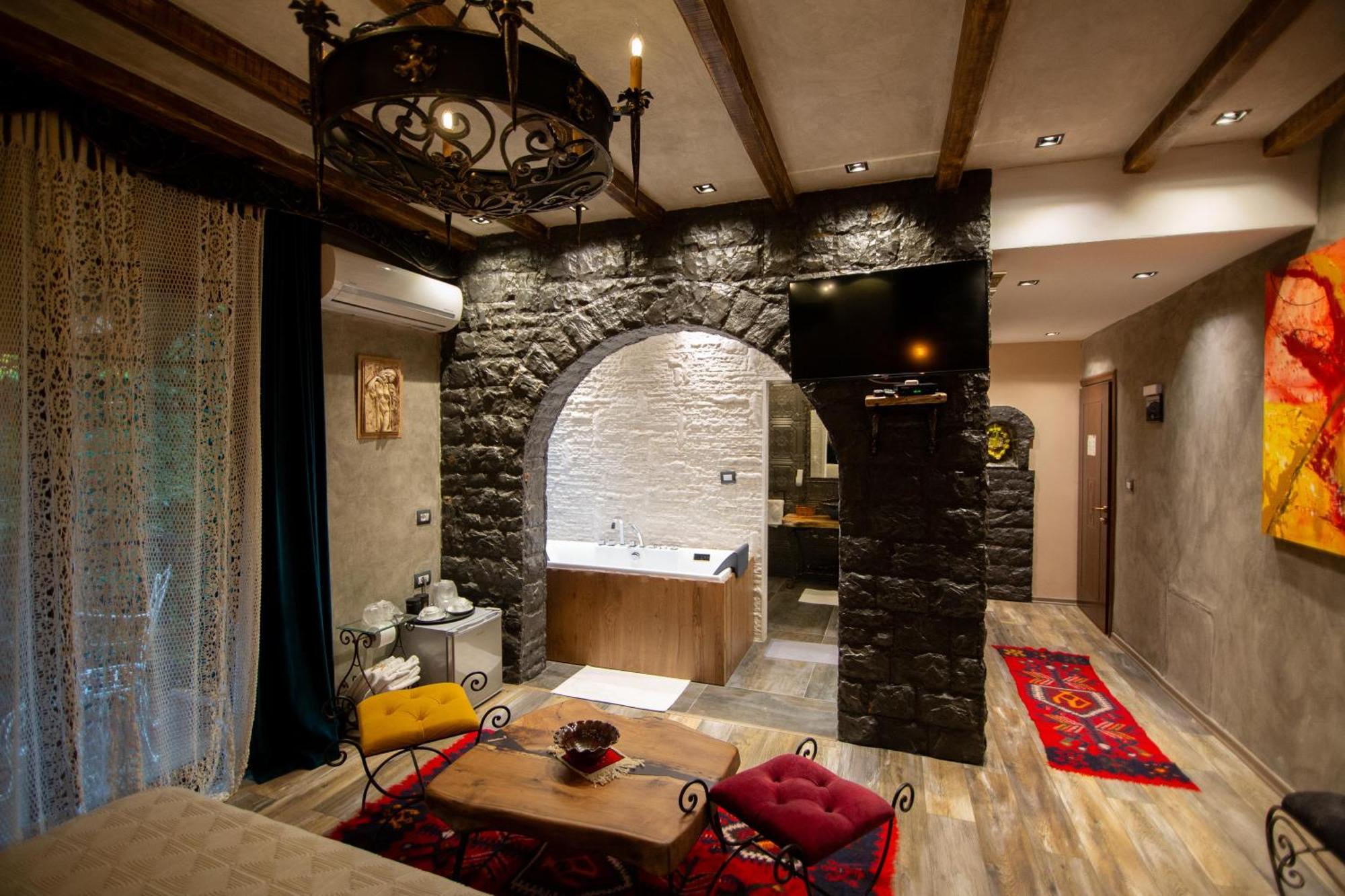 Vila Eden Boutique Hotel Korce Bagian luar foto