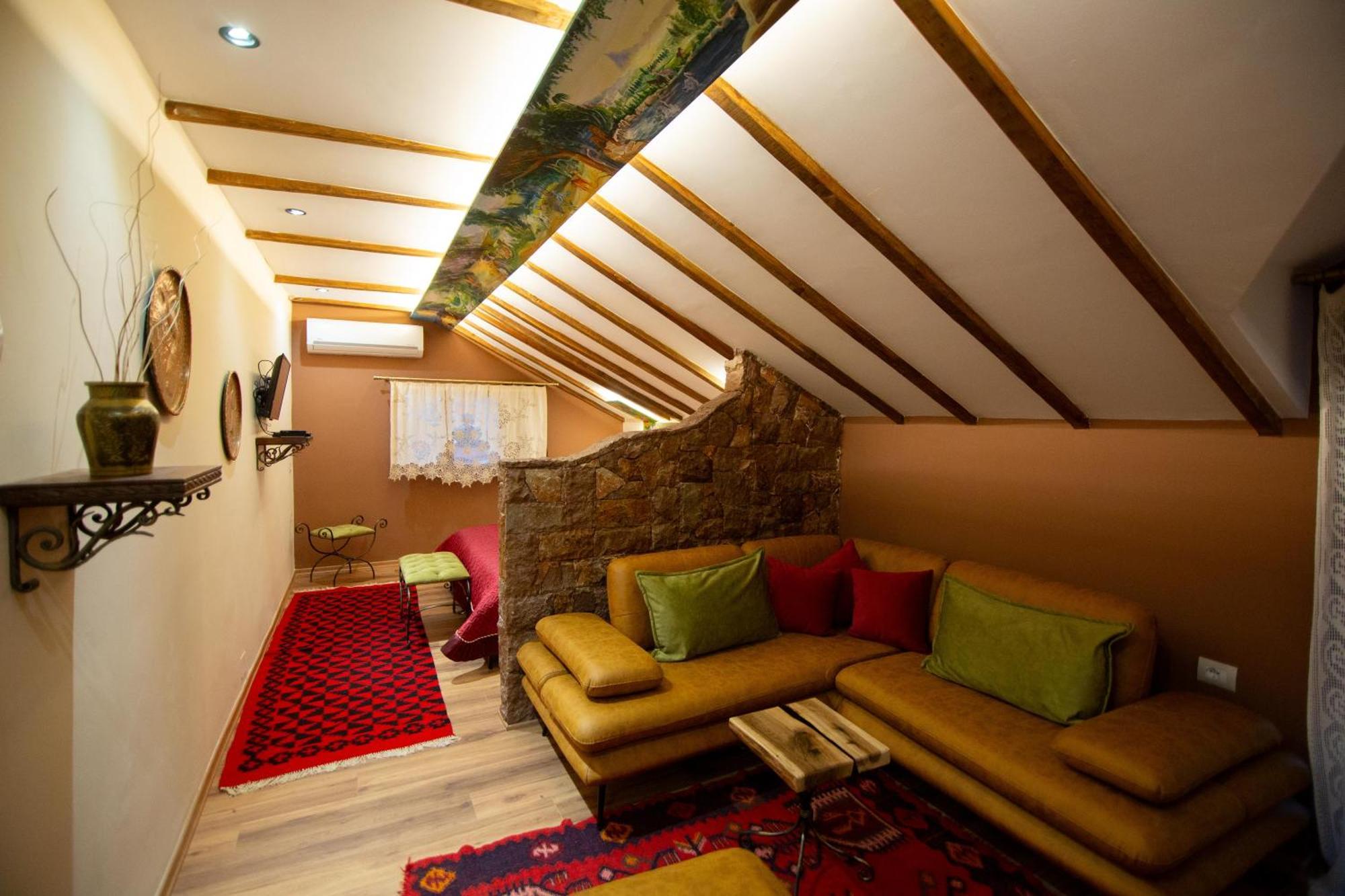 Vila Eden Boutique Hotel Korce Bagian luar foto