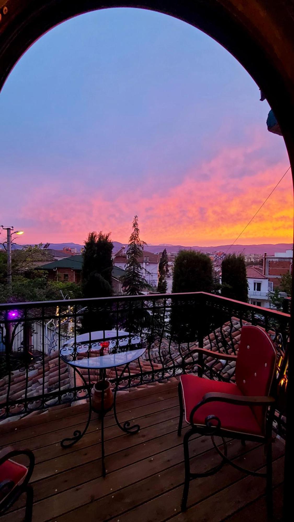 Vila Eden Boutique Hotel Korce Bagian luar foto