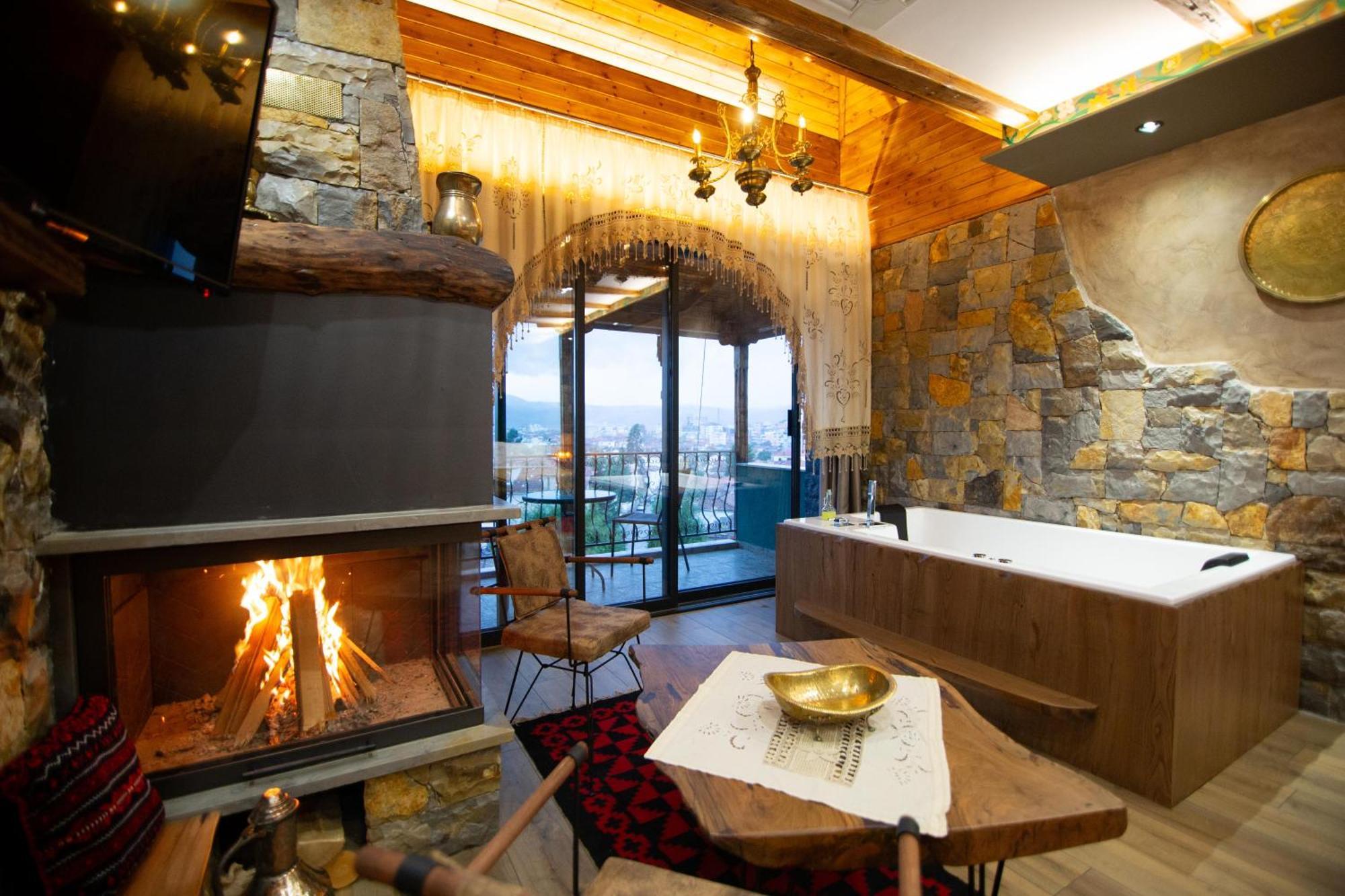 Vila Eden Boutique Hotel Korce Bagian luar foto